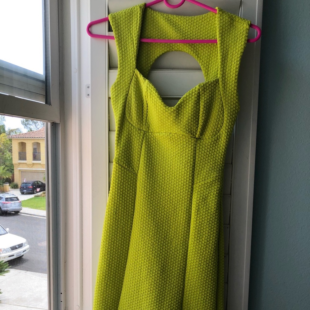 Dress - Picture 2 of 4